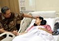 Air Mata SBY Jatuh di Kening Ani Yudhoyono: Semoga Memo Hidup Tenang di Sisi Allah SWT