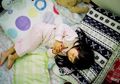 Tampak Mudah Tapi Banyak yang Kesulitan, Ini yang Orangtua Perlu Lakukan Agar Anak Mau Tidur Sendiri di Kamarnya