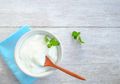 Resep dan Bahan MPASI 12 Bulan Praktis: Pure Cherry, Daun Mint, dan Greek Yoghurt