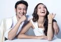Rayakan Lebaran dengan Dimas Anggara, Nadine Chandrawinata Kompak Berkaftan dengan Mertua dan Ipar!