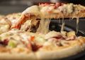 Restoran Ini Bagikan Pizza Gratis Bagi Para Pengunjung yang Nggak Main Ponsel