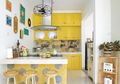 Inspirasi Gaya Retro dengan Warna Kuning, Coba Gunakan Sentuhan Tegel di Teras!