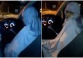 Gara-gara Macet, Seorang Pria Gunakan Mukena, Ternyata Ini Tujuannya yang Buat Geleng Kepala
