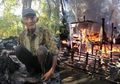 Malangnya Kakek Arsyad, Gubuk Kecil dan Uang Tabungan Umroh Hasil Memulung Hangus Terbakar