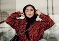 Tiru Gaya Busana Hijab Sederhana ala Sivia Azizah yang Cocok untuk ke Kampus