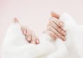 Ingin Kuku Moms Tetap Sehat? Yuk Ketahui Do's dan Dont's dalam Merawat Kuku