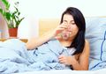 Benarkah Kita akan Menelan Bakteri Jika Minum Air Putih Tanpa Gosok Gigi di Pagi Hari?