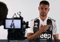 Tampilan Pertama Aaron Ramsey dengan Jersey Juventus Banjir Pujian dari Juventini