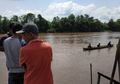 Silaturahmi Lebaran Berujung Nahas, Perahu yang Ditumpangi Satu Keluarga Tenggelam di Sungai Landak