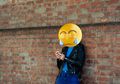 Cuma Balas Pesan Bos Pakai Emoji, Pegawai ini Langsung Dipecat