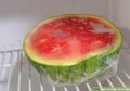 Sering Dilakukan, Ternyata Menyimpan Potongan Semangka di Dalam Kulkas Bisa Mengubahnya Jadi Buah Beracun