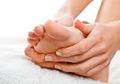 Hanya dengan Memijat Bagian Kaki Ini, Anda Bisa Sembuhkan Beberapa Penyakit yang Sering Anda Derita