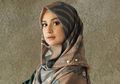 Bergaya ala Hijabers Tahun 90an, Shireen Sungkar Curi Perhatian Pakai Sweater Kuning
