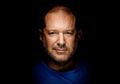 Bos Desainer Jony Ive Munduh, Saham Apple Anjlok Rp.113 Triliun