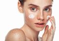 Bercak Gelap Bikin Tak Pede? Yuk Atasi dengan Masker Tomat dan Yogurt