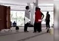 Wanita yang Marah-marah dan Bawa Anjing ke Masjid Diduga Alami Gangguan Jiwa, Apa Faktor Penyebab 'Mental Illness?'