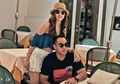 Disebut Couple Goals, Tampilan Seksi Nia Ramadhani Foto Mesra Bareng Suami Kembali Jadi Sorotan