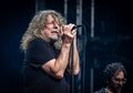 Robert Plant Bawakan Kembali Lagu Immigrant Song Setelah 24 Tahun Lamanya