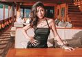 Intip Penampilan Seksi Nikita Willy saat Makan di Pinggir Jalan