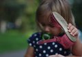 Mari Ajak Anak Pakai Sepatu Sendiri, Kebiasaan Kecil yang Bermanfaat Besar untuk Kecerdasannya!