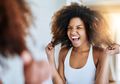 Rambut Keriting Sulit Diatur? Atasi dengan Masker Telur Buatan Sendiri yuk!