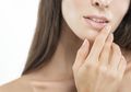 Tak Hanya dengan Bahan Alami, Bibir Kering dan Pecah-pecah Selama Hamil Ternyata juga Bisa Diatasi dengan Produk Perwarna Bibir Ini, Simak Moms!