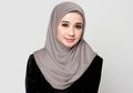 Laudya Cynthia Bella Unggah Foto Kenakan Mukena, Netizen: Mukanya Licin!