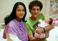 Mantan Pemakai Narkoba dan Berusia 70 Tahun Lebih, Ahmad Albar Masih Bisa Miliki Anak Perempuan Yang Cantik dan Sehat