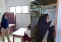 Gaji Kecil Setelah 15 Tahun Mengajar dan Tak Mampu Sewa Rumah, Guru Honorer di Pandeglang Tinggal di Toilet Sekolah