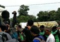 Sedih, Tak Satu Pun Artis Datang ke Pemakaman Komedian Ini, Jenazahnya Malah Diantar Ratusan Ojek Online