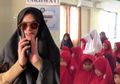 Lepas Anak Sulungnya ke Pesantren, Tampilan Nikita Mirzani dengan Hijab yang Menutupi Seluruh Tubuhnya Jadi Sorotan
