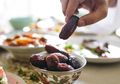 Konsumsi Buah Kurma, Solusi Cepat Tingkatkan Produksi ASI Untuk Moms yang Menyusui
