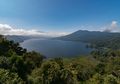 Tak Hanya Gunung dan Pantai, Danau di Indonesia Juga Tak Kalah Cantik!