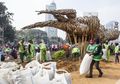 Seniman Getih Getah Sebut Bahwa Polusi Udara Jakarta Bikin Karyanya Cepat Rapuh
