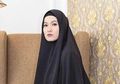 Sempat Ditentang Menikah dengan Mantan Bintang Film Panas, Begini Kondisi Lyra Virna yang Kini Berjualan Baju