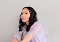 Terlihat Simpel, Nagita Slavina Suka Pakai Sweater Berpola Garis Horizontal Seharga 5 Jutaan