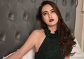 Hamil 23 Minggu, Intip Street Style Seksi Shandy Aulia Pakai Baju Terbuka Pamer Perut