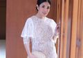 Pakai Outfit Penuh Motif di Bali, Tas Mungil Seharga 7 Juta Rupiah Milik Nindy Ayunda Curi Perhatian