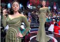 Biasa Tampil Seksi, Dewi Perssik Tampil Beda dalam Balutan Kaftan dan Turban Usai Damai dengan Ponakan