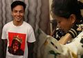 Jefri Nichol Ketahuan Simpan Ganja di Lemari Es Apartemennya, Begini Reaksi Sang Ibu di Kantor Polisi