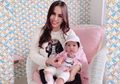Masih Berusia 6 Bulan, Intip Harga Baju Mewah Anak Momo Geisha saat Liburan ke Australia