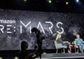 Jadi Orang Terkaya di Dunia, Jeff Bezos Habisin Uang untuk Jalan-jalan ke Luar Angkasa
