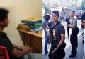 Perkawinan Sedarah Kembali Buat Geger, Polisi Sampai Harus Gunakan Senapan Untuk Amankan Pelaku Dari Amukan Warga
