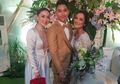 Zaskia Gotik Hadir ke Pernikahan Sibad dengan Gaun Cetar, Netizen Nyinyir: Baju Robek Masih Dipakai?