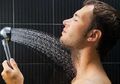 Mitos atau Fakta, Mandi Malam Sebabkan Paru-paru Basah?