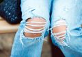 Sedang Digandrungi Banyak Orang, Ini Asal-usul Jeans Sobek yang Jadi Tren Fashion