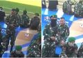 Jadi Sorotan Netizen, Personel TNI Jalankan Ibadah Shalat di Tengah Situasi Tegang Supporter PSM di Stadion Mattoangin Makassar