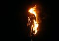 Muak Diperlakukan Sebagai Tersangka oleh Polisi, Korban Perkosaan Ini Nekat Bakar Dirinya Sendiri di Kantor Polisi