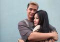 Berniat 'Puasa' Pacaran Sepulang Umrah, Pertahanan Billy Syahputra Langsung Runtuh Saat Dikecup Sang Kekasih