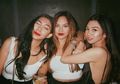 Seksinya Gaya Kompak Shafa Harris Hang Out Bareng Kakak, Sister Goals Banget!
